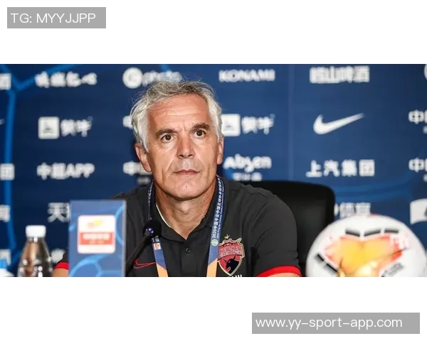 刘闻超带队海港在教学赛中以4-3逆转取胜莱昂纳多梅开二度助力球队